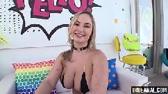 Verdadero anal la tetona katalina kyle entrega su culo