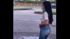 Ligando a una flaca linda en la calle termino clavándole mi polla