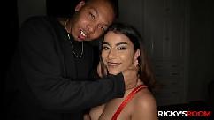 Rickysroom diversión hechos y sexo con roxie sinner